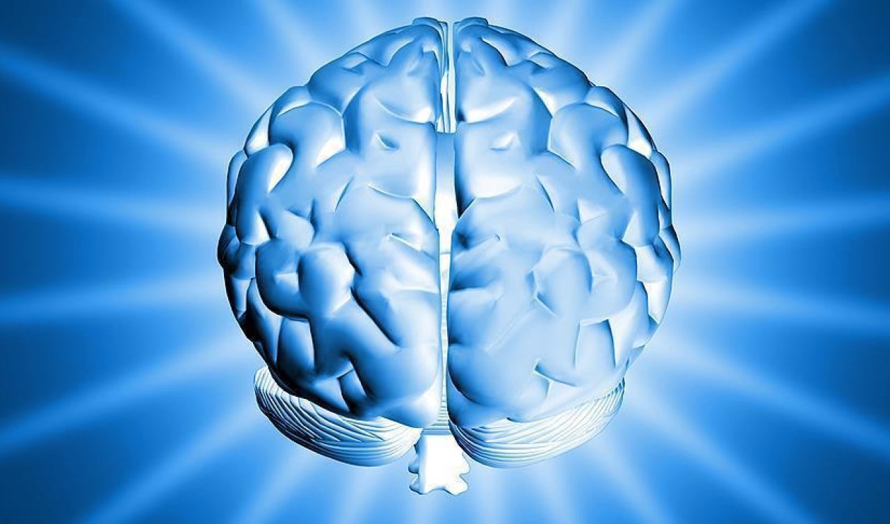 Hangi durumlarda beyin aşırı veri işleme moduna girerek saniyelerin dakikalar gibi geçmesine sebep olur? Beyaz’la Joker Sorusu