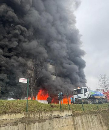 Fındık fabrikası deposunda yangın