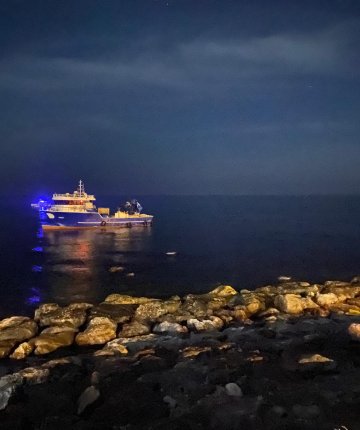 Karaya oturan balıkçı teknesinin kaptanı tahliye edildi