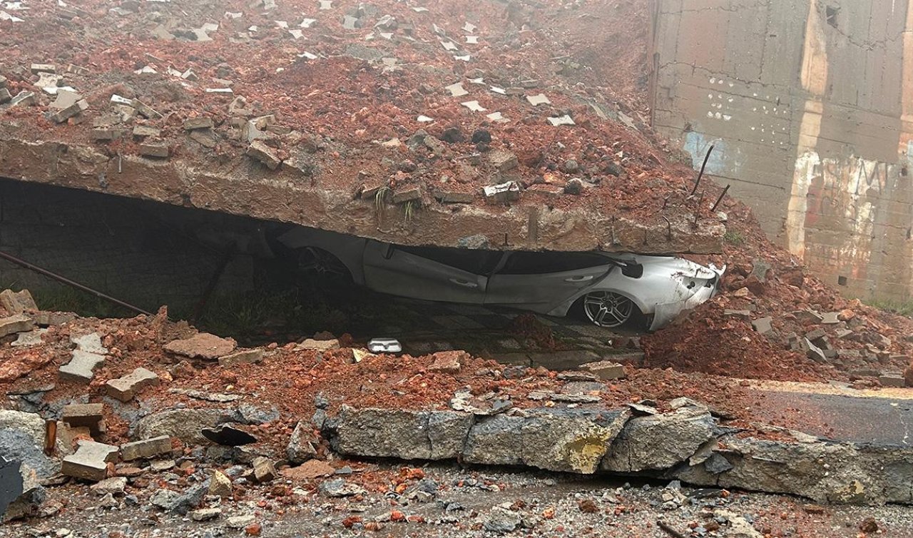 İstanbul’u sağanak vurdu: Metro ve yollar su altında kaldı duvar çöktü