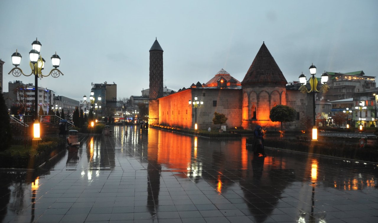 Doğuda yüksek kesimlerde kar var