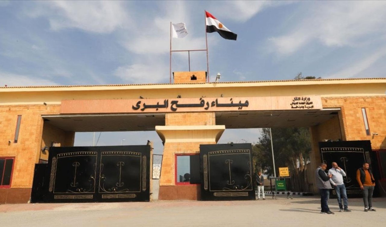 İsrail Gazze’deki Refah Sınır Kapısı’nı geçişlere kapattı