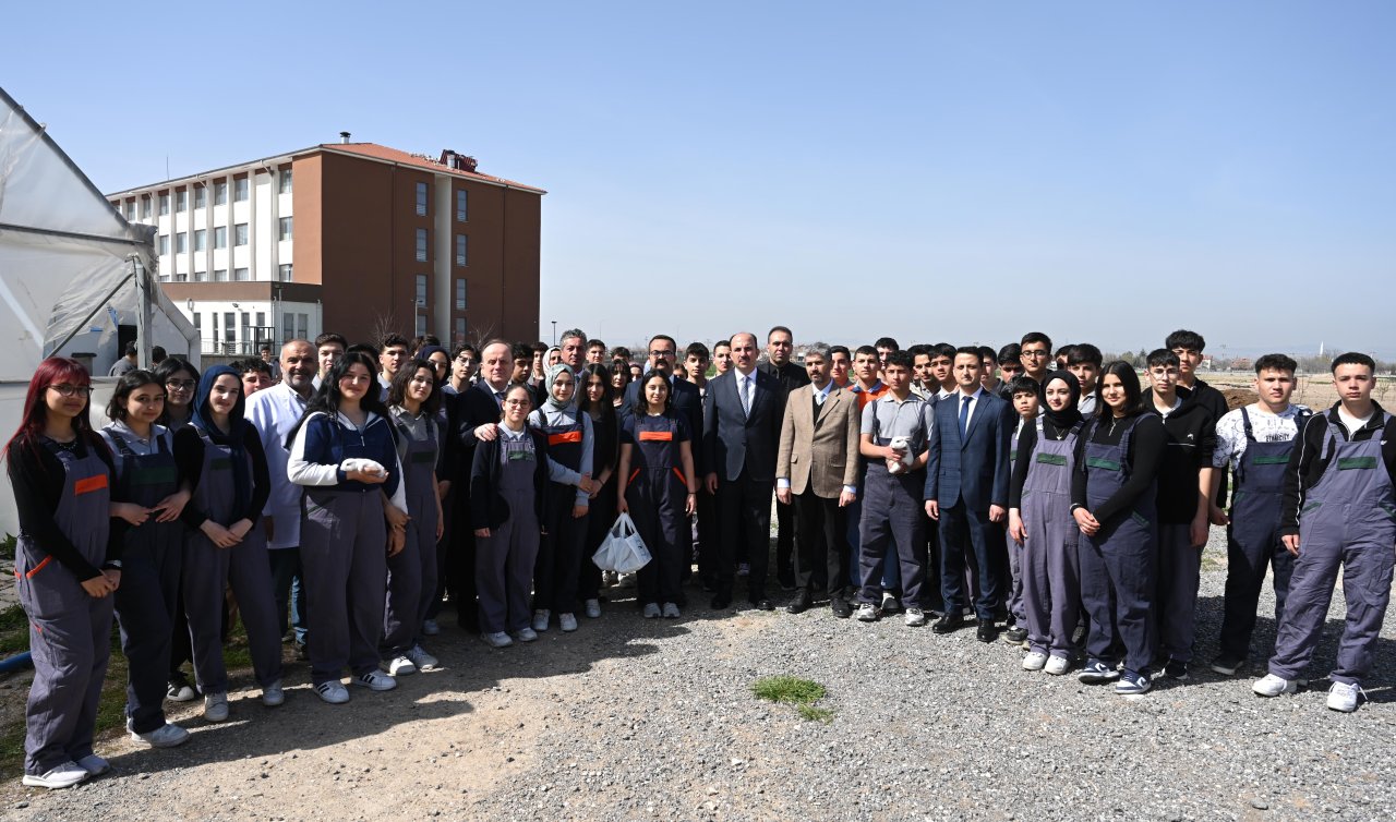 Milletvekili Baykan ve Başkan Altay lise öğrencileriyle buluştu