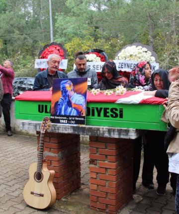 Müzisyen Rıza Tamer Şişman Akyaka’da toprağa verildi