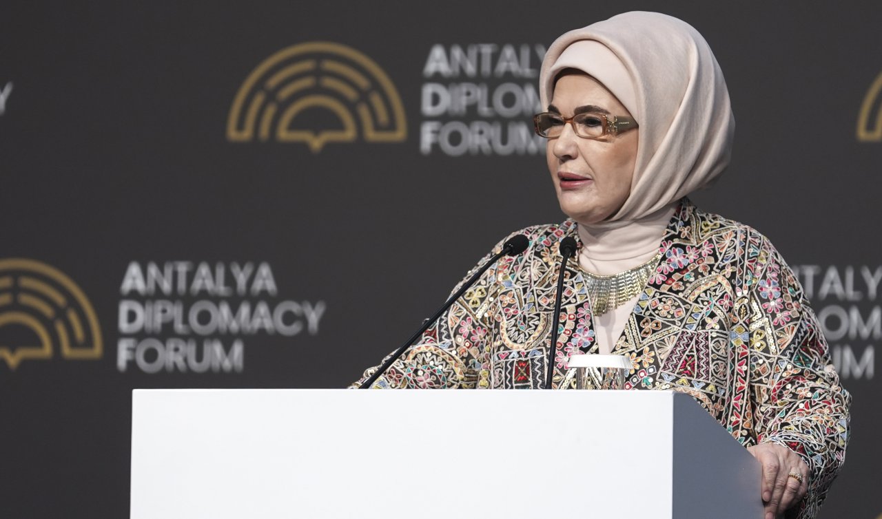 Emine Erdoğan “Filistin İçin Tek Yürek’’ temalı programa katıldı