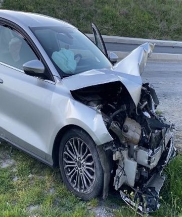 5 aracın karıştığı zincirleme kazada 2 kişi yaralandı