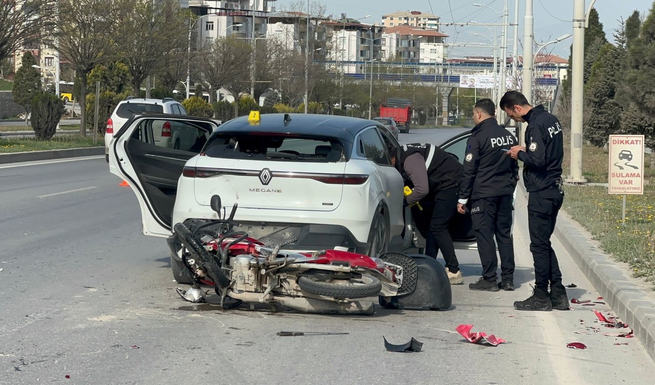 Otomobille çarpışan motosikletin sürücüsü öldü