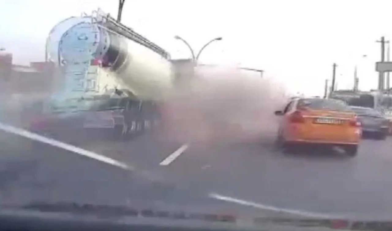 Tır otomobilleri biçti! 6 kişi can verdi