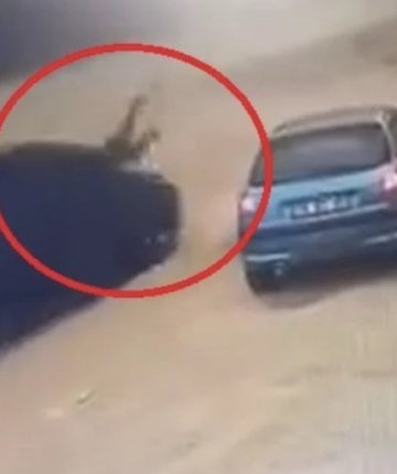 Bir şahıs husumetlisine arabayla çarpıp kaçtı!