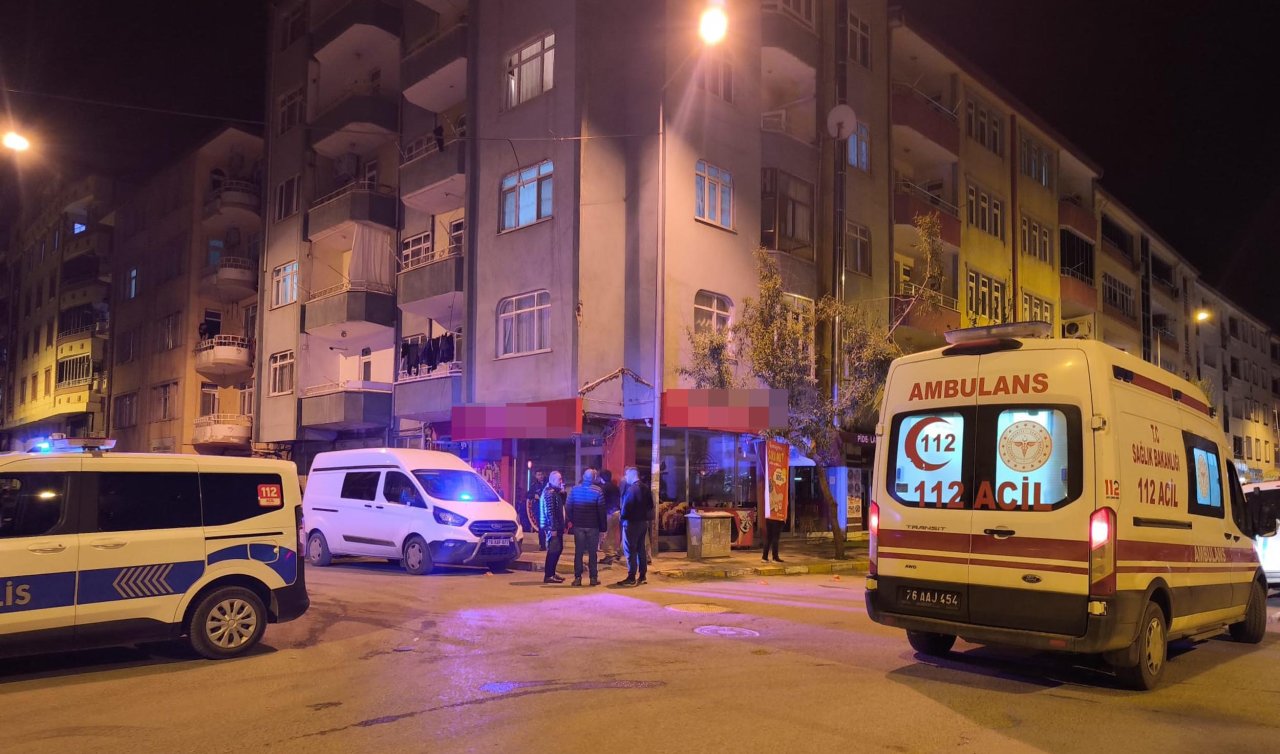 1’i kadın 2 kişinin evde silahla vurulmuş cesetleri bulundu