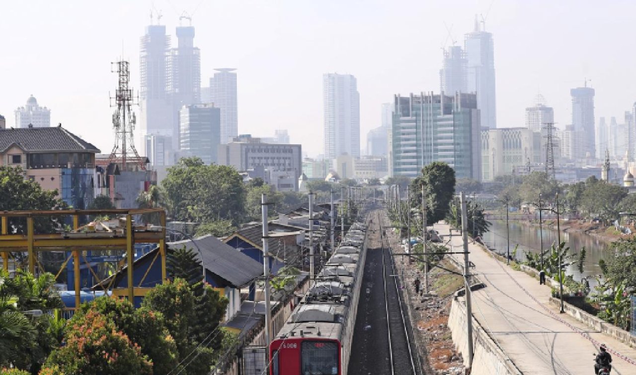 Endonezya’daki tren kazasında ölü sayısı 14’e yükseldi