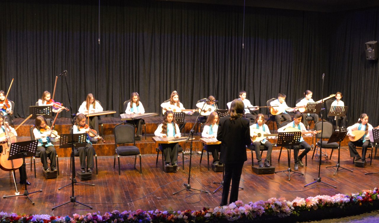 Geleceğin sanatçıları Türk Müziği Günleri’nde sahneye çıktı 