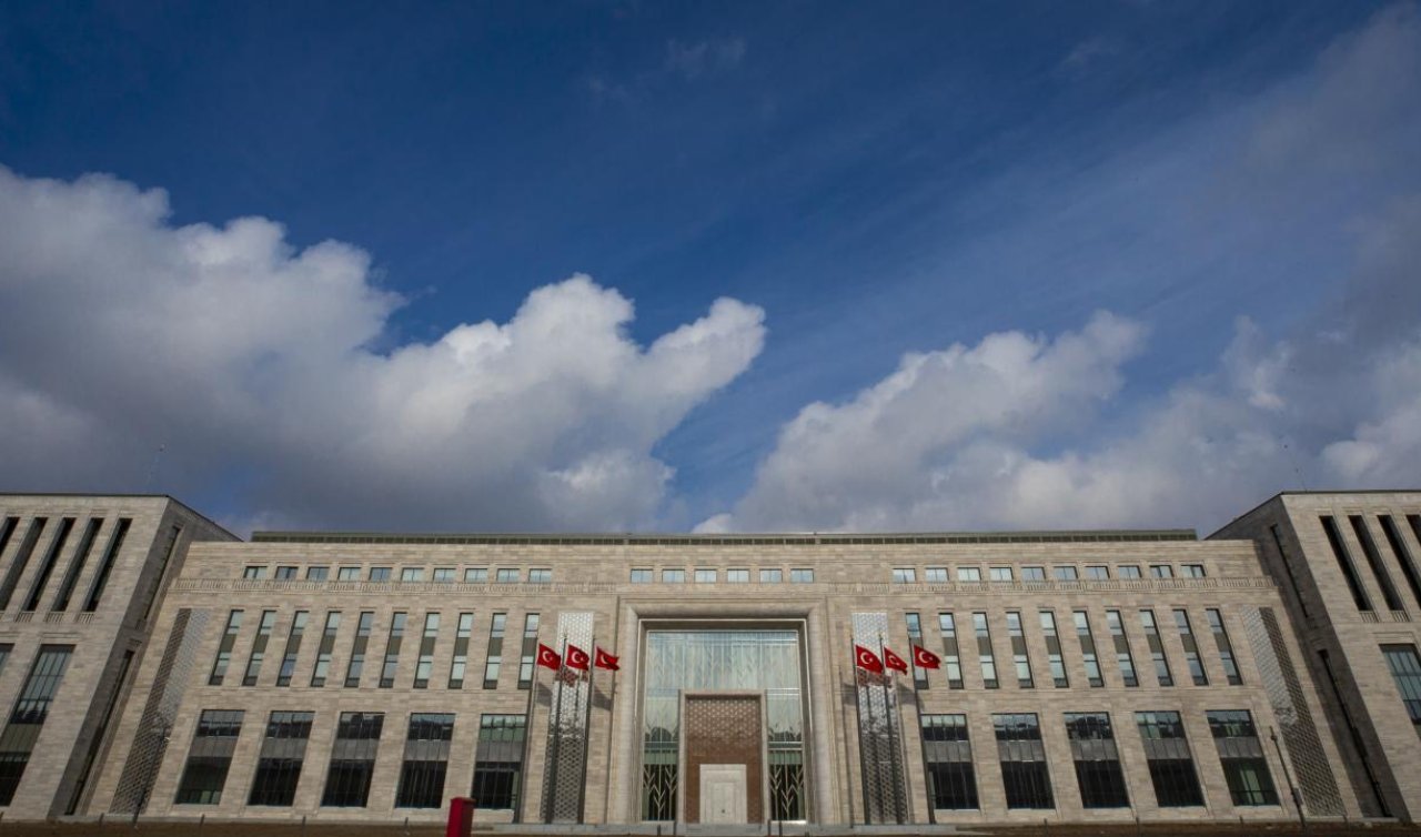 MİT Humeyni’nin Türkiye’de ikamet ettiği döneme ait belgeyi paylaştı