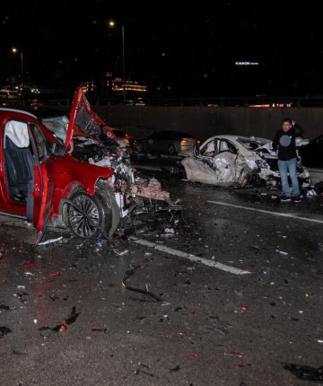 Zincirleme trafik kazasında 8 kişi yaralandı