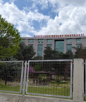 KYK yurdunda kalan 55 öğrenci zehirlenme şüphesiyle hastaneye başvurdu