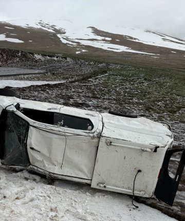 Askeri araç devrildi! 2 astsubay yaralandı