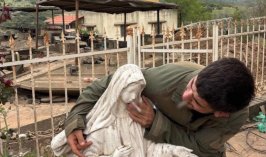 İşgalci İsrailli askerleri bu kez de Meryem Ana heykelini tahrip etti