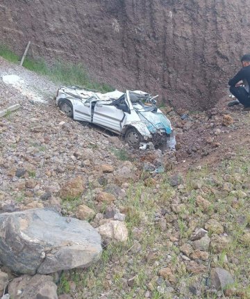 Kamyonet uçuruma yuvarlandı: 1 ölü