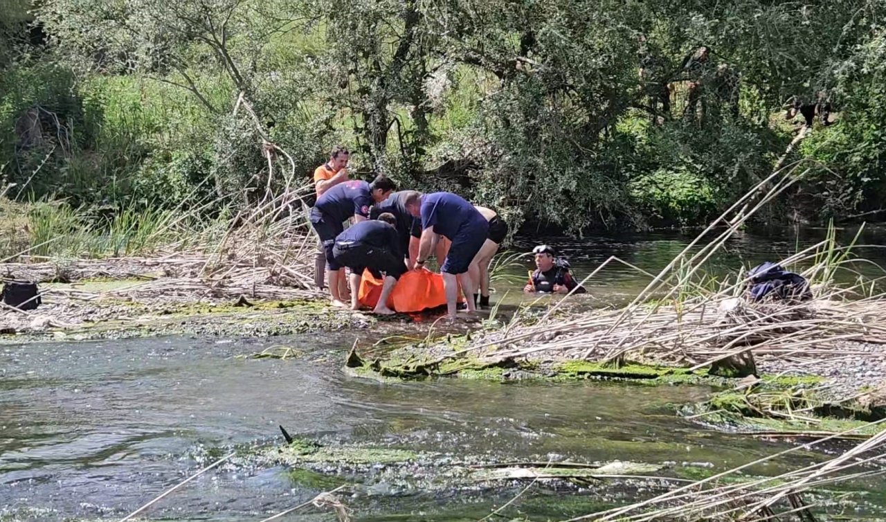 14 yaşındaki çocuk serinlemek için girdiği çayda boğuldu