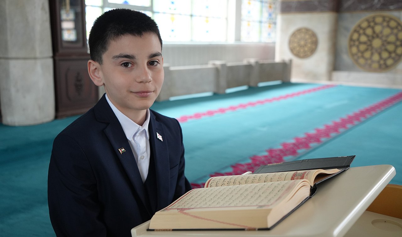 Ezanıyla yürekleri mest eden öğrenci bu kez Kur’an-ı Kerim tilavetinde zirvede