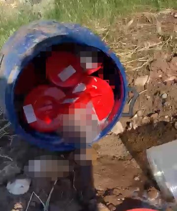 Gördükleri manzara karşısında dehşete düştüler! Plastik kutularda 21 cenin bulundu