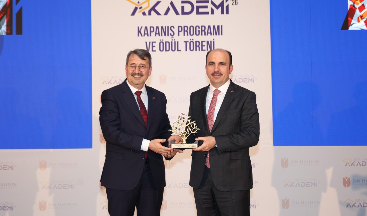Başkan Altay’a İbn Haldun Üniversitesi’nden gençlik projeleri ödülü