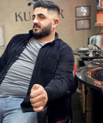 Cami önünde başından vurulmuş halde ölü bulundu
