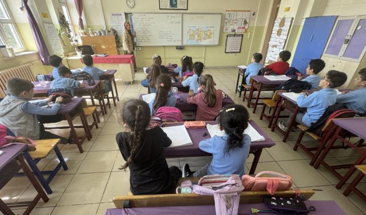 Sel riski nedeniyle 10 okulda eğitime ara verildi