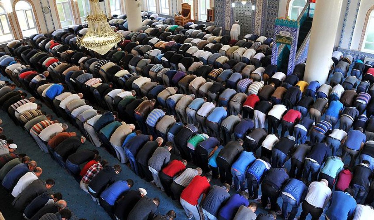 2026 Merzifon Kurban Bayramı Namazı Saat Kaçta? Amasya Merkez Göynücek Gümüşhacıköy Hamamözü Merzifon Suluova Taşova İlçelerinde Kurban Bayramı Namazı saati