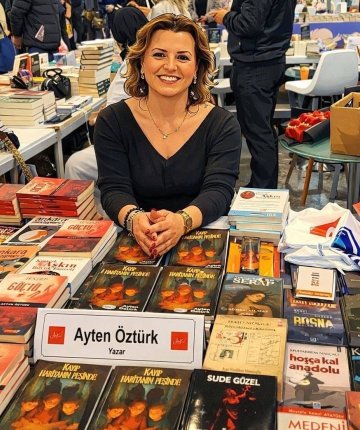 Bayram ziyaretine giden Yazar Ayten Öztürk bıçaklanarak öldürüldü