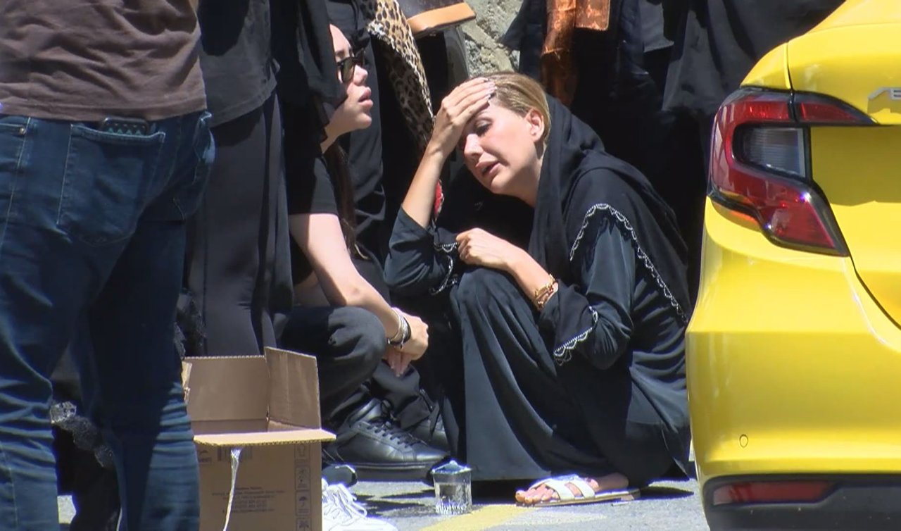 Polat ailesinin koruması için cenaze töreni: Dilan Polat ayakta durmakta güçlük çekti