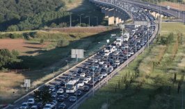 Bayram döneminde otoyol ve köprülerden 29 milyon araç geçti