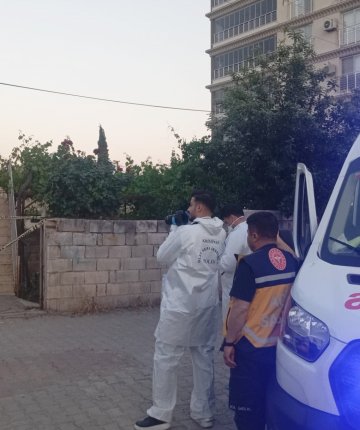 Yalnız yaşadığı evinde ölü bulundu