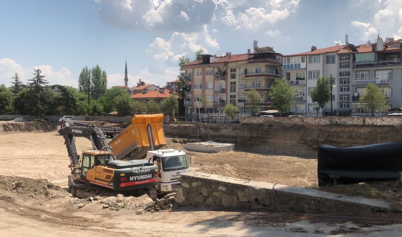 Kanalizasyon hattı çalışmasında göçük meydana geldi: 1 işçi yaralandı