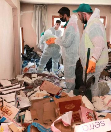 Evden yaklaşık 20 ton çöp çıktı