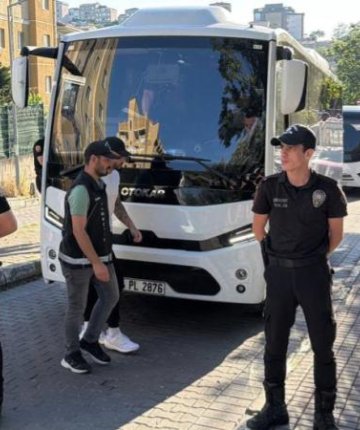 Ünlülere uyuşturucu operasyonu: 10 tutuklama talebi