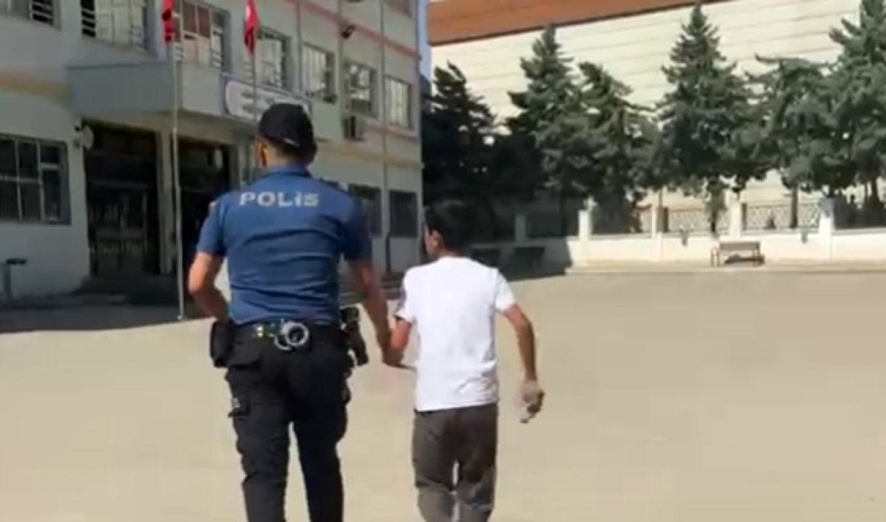 Sınava geç kalan ve belgesini unutan öğrencilerin yardımına polis yetişti