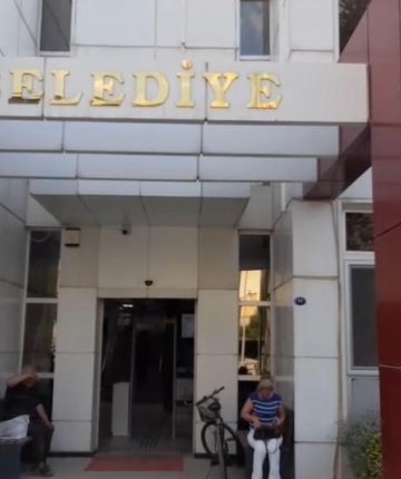 Seferihisar Belediyesi’ne rüşvet operasyonu