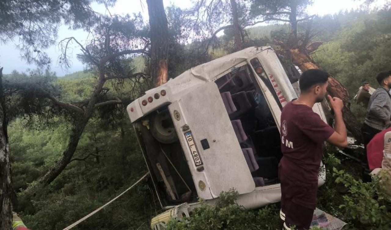 Tarım işçilerini taşıyan midibüs devrildi: 22 yaralı