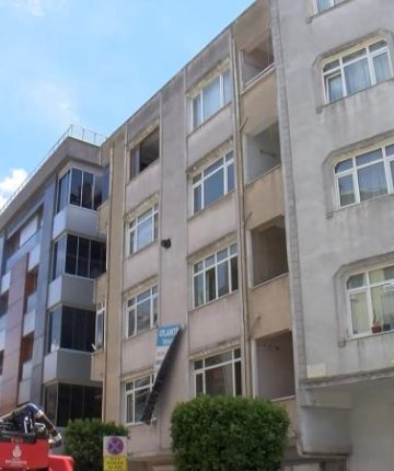 Doğal gaz borusu sökülürken meydana gelen patlamada 3 kişi yaralandı