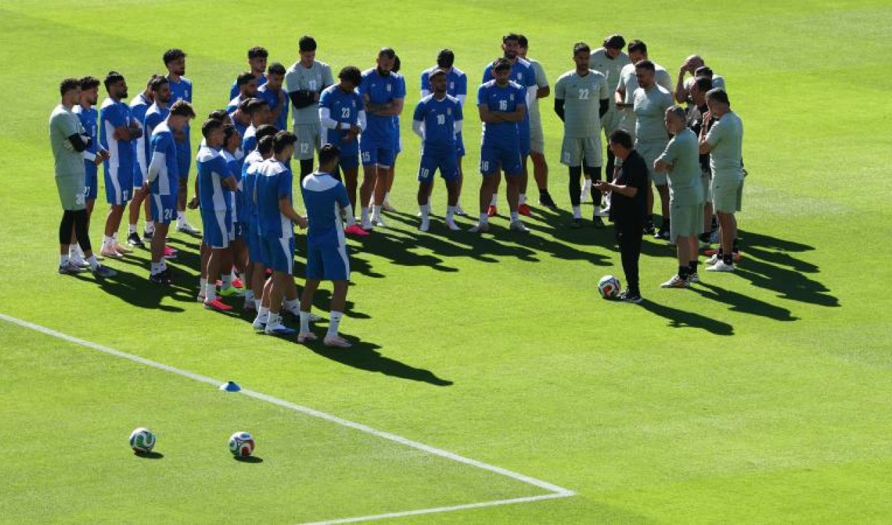 İran Milli Futbol Takımı ABD’de protestolarla karşılandı