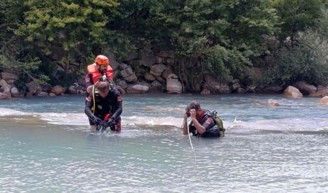 Serinlemek için girdiği çayda kayboldu