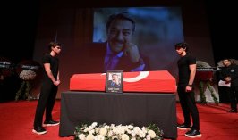 Usta oyuncu Kadir İnanır son yolculuğuna uğurlanıyor