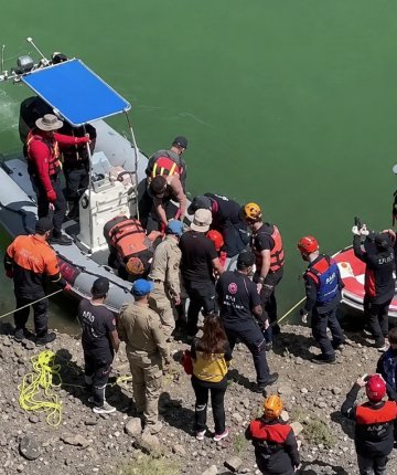Kamyonetle akıntıya kapılmıştı! Kaybolan babanın cansız bedeni bulundu