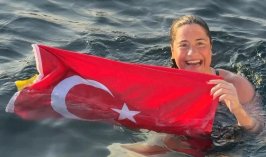 Milli yüzücü Aysu Türkoğlu’ndan rekor