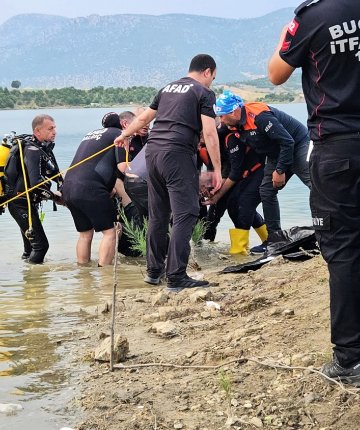Arkadaşları ile pikniğe gitmişti! Cansız bedeni göl tabanında bulundu