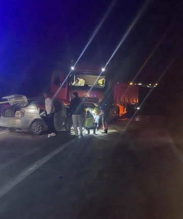 Tırla otomobil çarpıştı: Aynı aileden 3 kişi öldü
