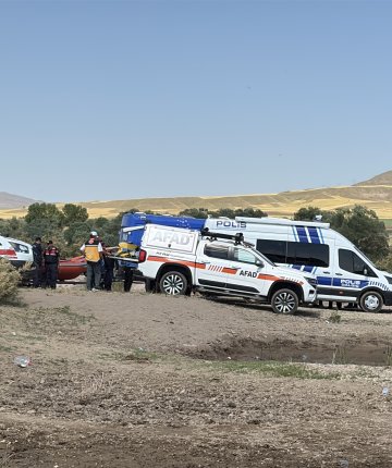 3 kardeş çamaşır yıkamak için nehir kenarına gitmişlerdi! 2’si ölü bulundu