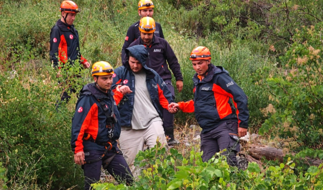 Kayalık alanda mahsur kalan genç AFAD’ın 2 saatlik operasyonuyla kurtarıldı