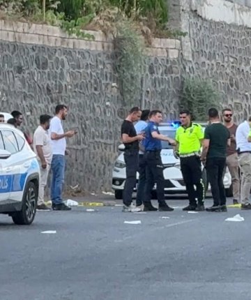 Seyir halindeki araca silahlı saldırı: 1 ağır yaralı
